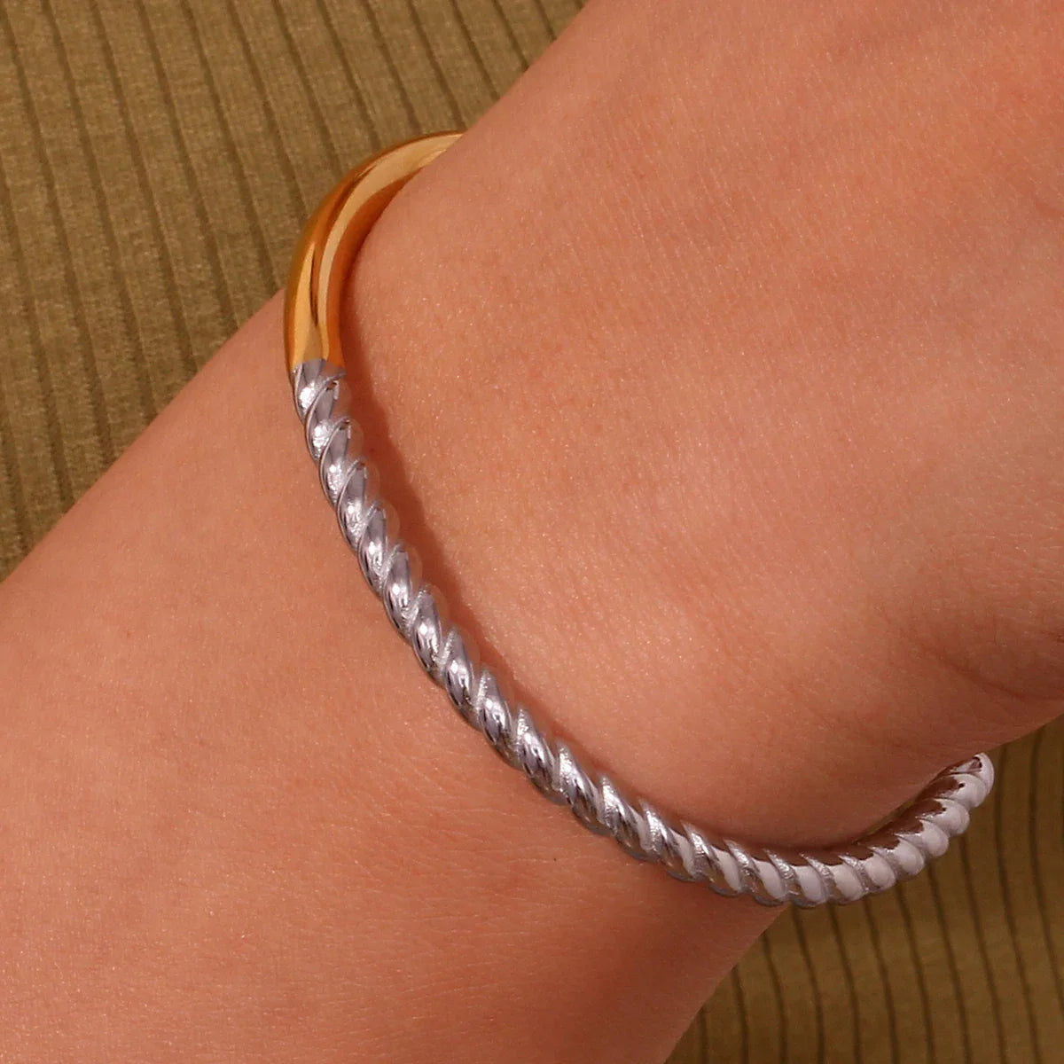 Zweifarbiges Armband