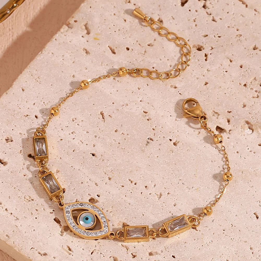 Weißes rechteckiges Armband