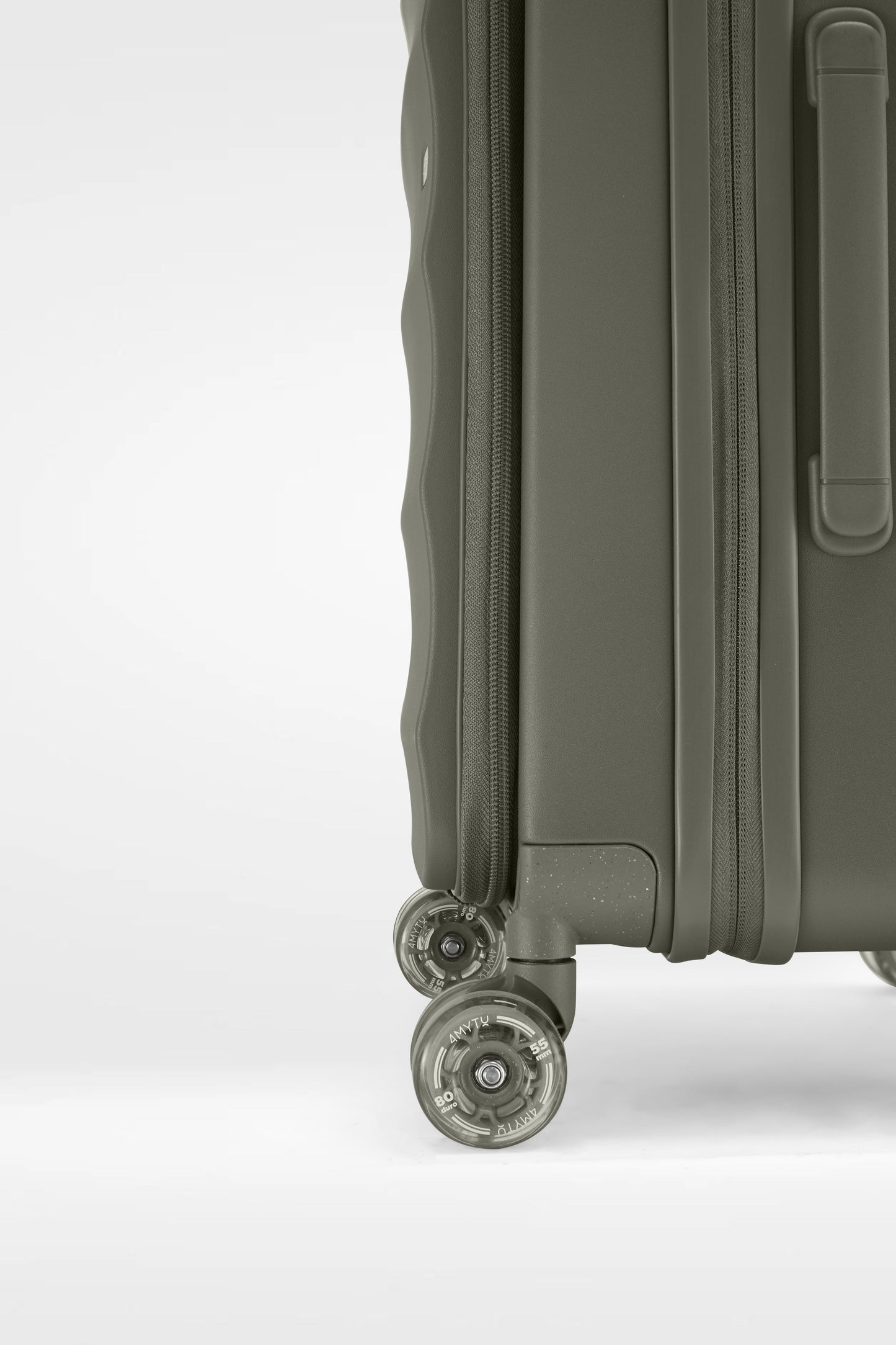 Tank Carry-On in Aspen Green