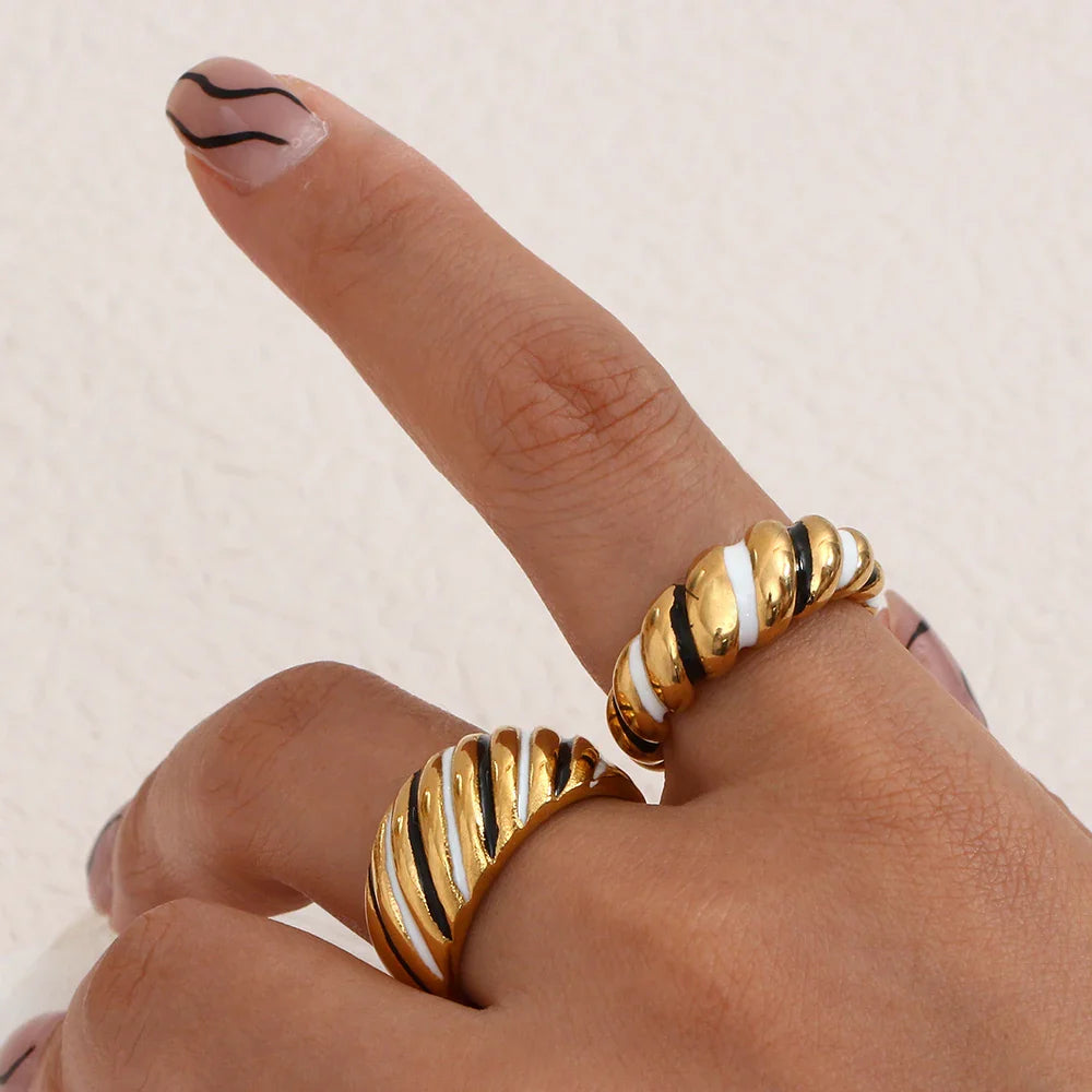 Goldener Croissant-Ring