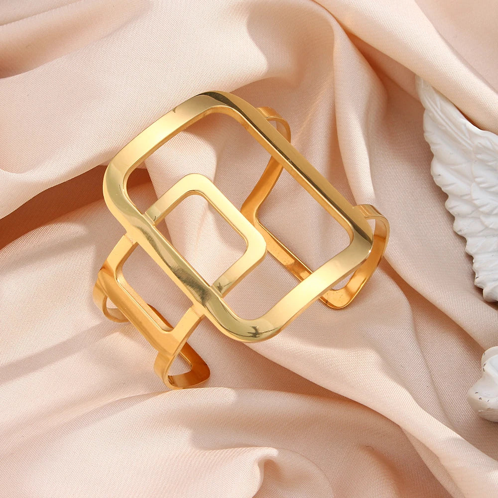 Goldenes geometrisches Armband