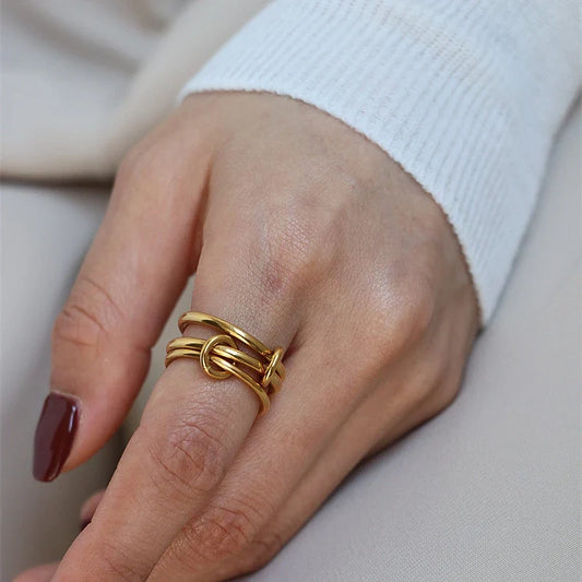 Ring mit mehreren Schichten