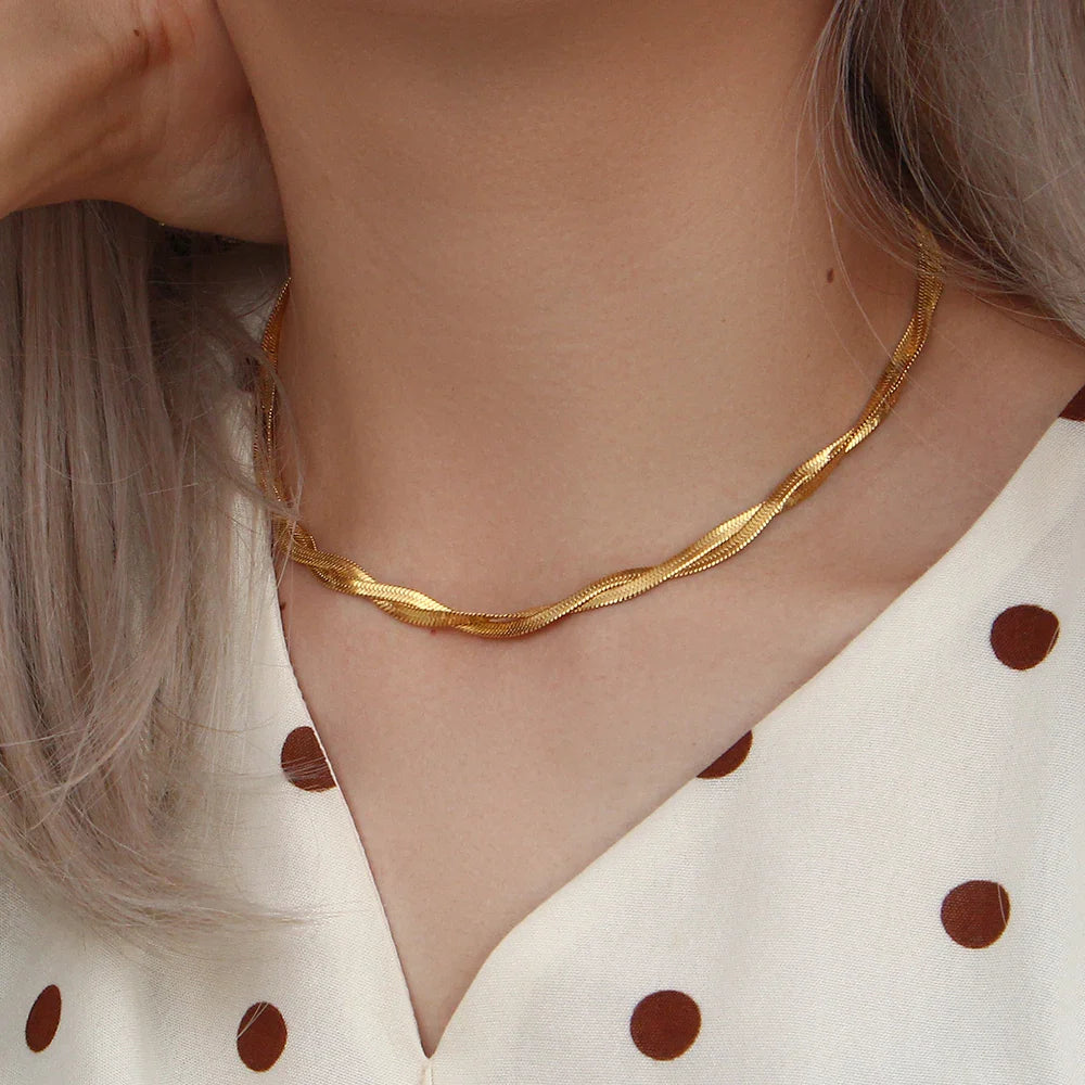 Geflochtene Halskette und Armband