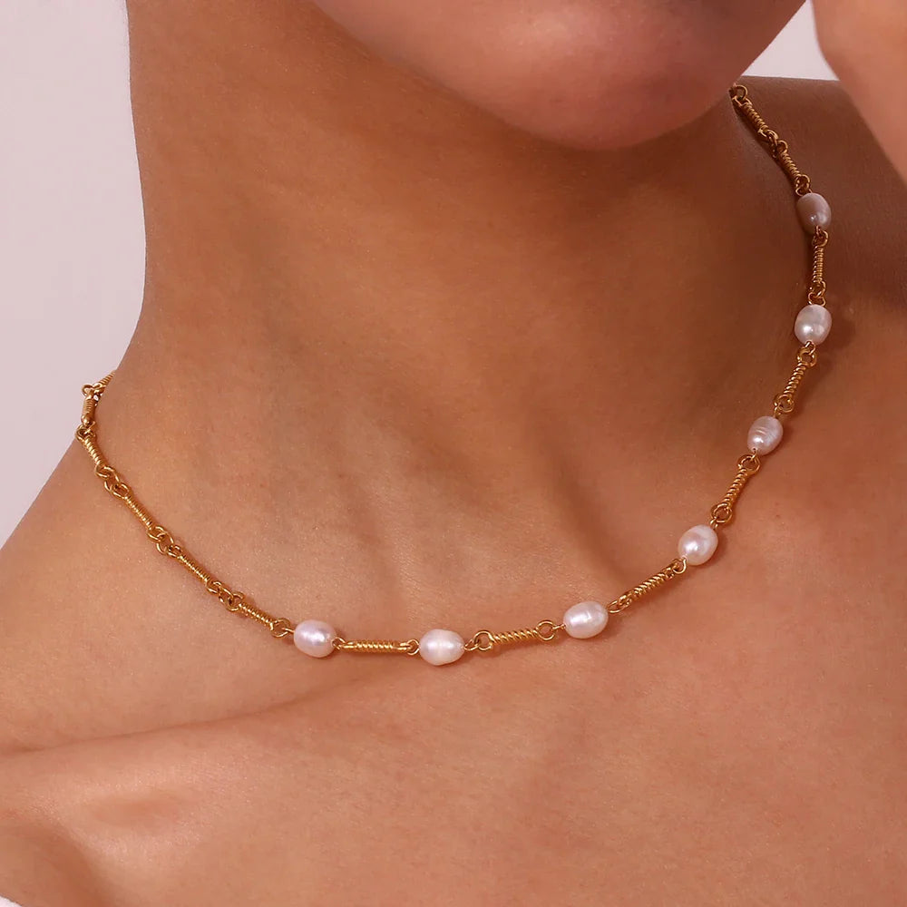 Kette und Armband mit Perlen