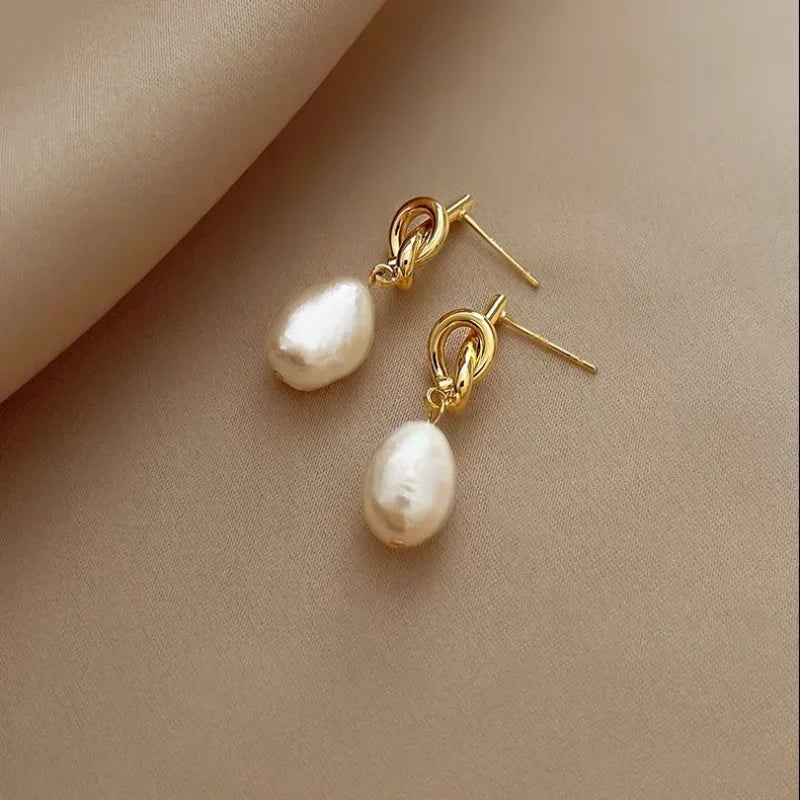 Brincos de Pérola com Nó de Elegância Francesa em Prata 925