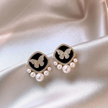 Brincos Clássicos de Borboleta com Strass e Pérolas