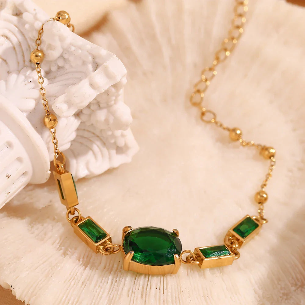 Elegantes grünes Armband