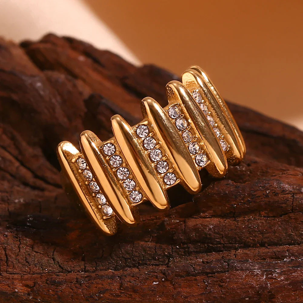 Luxuriöser Zirkonia-Ring