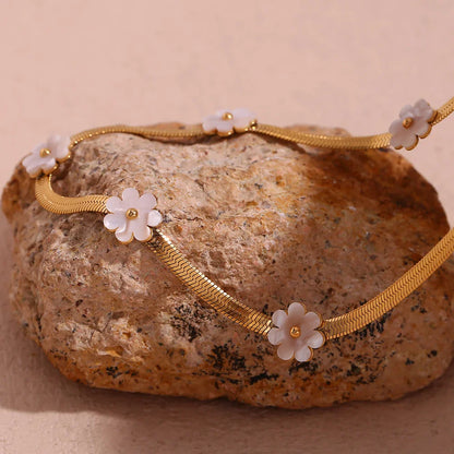 Colar Elegante Flores