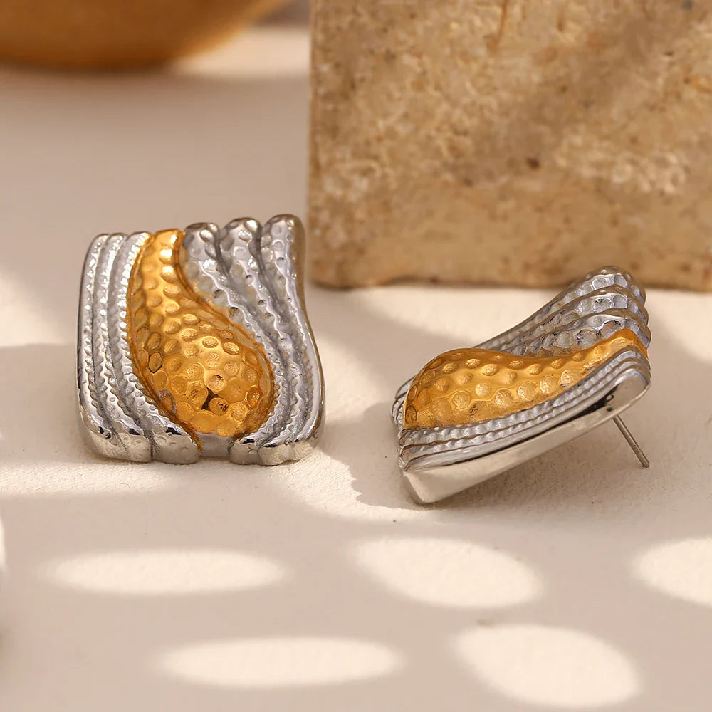 Brincos Detalhe Dourado