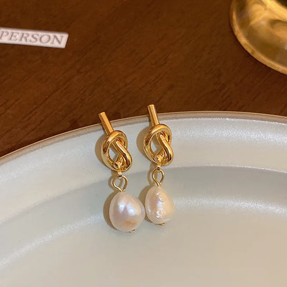 Brincos de Pérola com Nó de Elegância Francesa em Prata 925