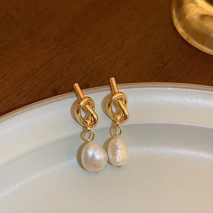 Brincos de Pérola com Nó de Elegância Francesa em Prata 925