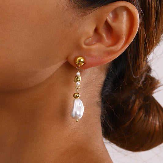 Brincos Elegantes de Pérola Banhados a Ouro 18K
