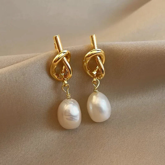 Brincos de Pérola com Nó de Elegância Francesa em Prata 925