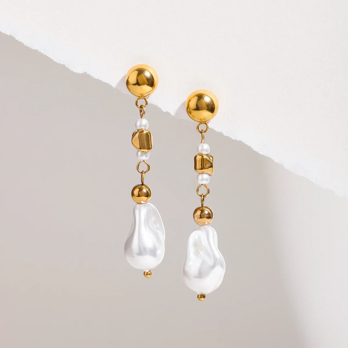 Brincos Elegantes de Pérola Banhados a Ouro 18K