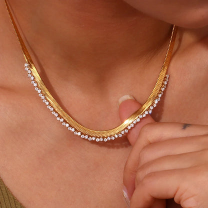 Gargantilha Elegante Zircônia