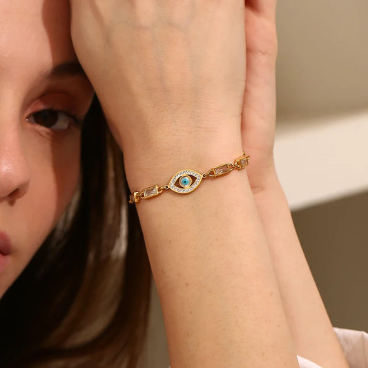 Weißes rechteckiges Armband