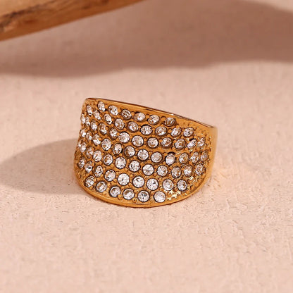 Anel Elegante Zircônias