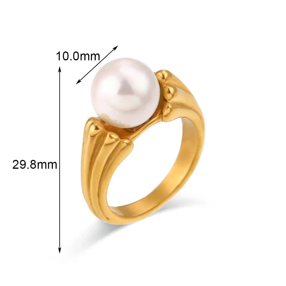 Ring mit goldener Perle