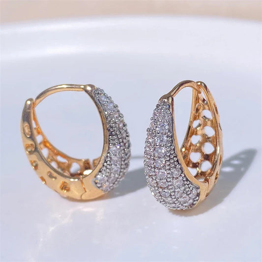 Brincos de Argola Dourados com Zircônia Brilhante